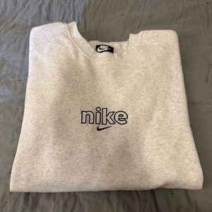 Heather gray Nike crew neck